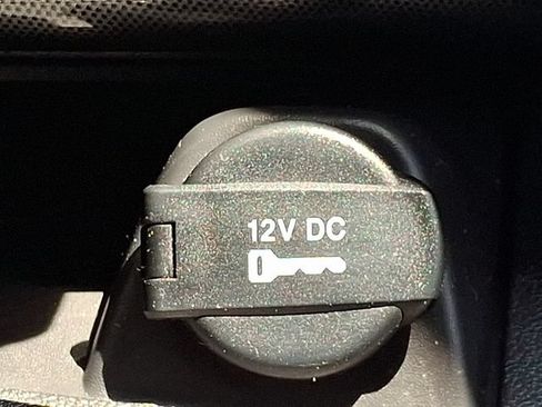 Used 2014 Dodge Challenger SXT RWD image 22