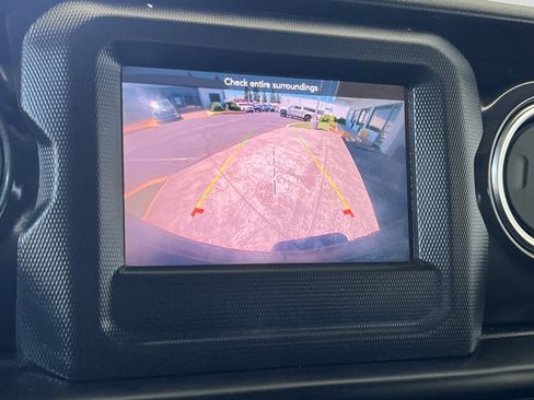 Used 2021 Jeep Wrangler Unlimited Sahara AWD/4WD image 19