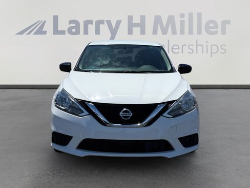 Used 2018 Nissan Sentra S w/ S Midnight Style Package FWD image 8