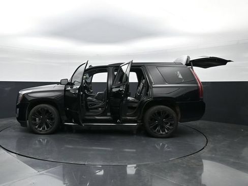 Used 2015 Cadillac Escalade Luxury AWD/4WD image 38