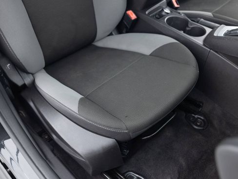 Used 2013 Ford Focus SE FWD image 25