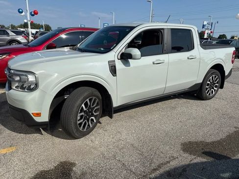 Used 2022 Ford Maverick Lariat w/ Lariat Luxury Package FWD image 2