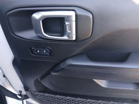 Used 2021 Jeep Wrangler Unlimited Sahara image 16