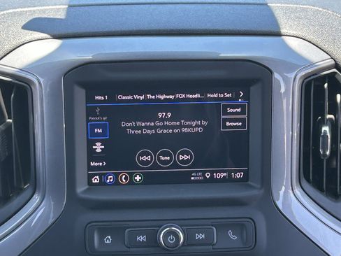 Used 2022 Chevrolet Silverado 1500 Custom RWD image 18