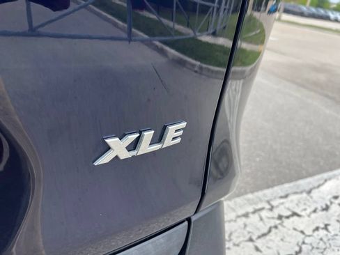Used 2021 Toyota RAV4 XLE w/ Convenience Package FWD image 25