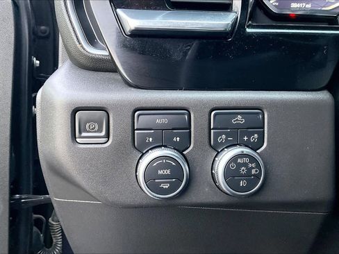 Used 2022 GMC Sierra 1500 Elevation image 30