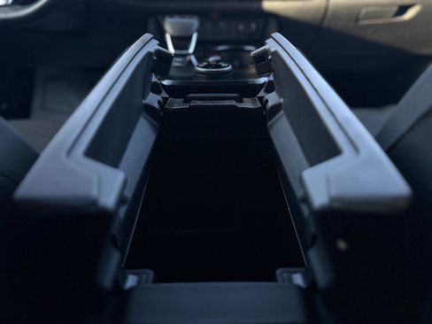 Used 2021 Nissan Rogue S image 37