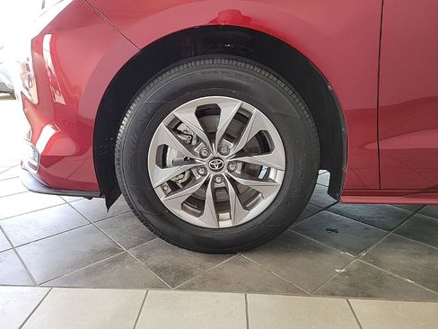 Used 2024 Toyota Sienna LE image 16