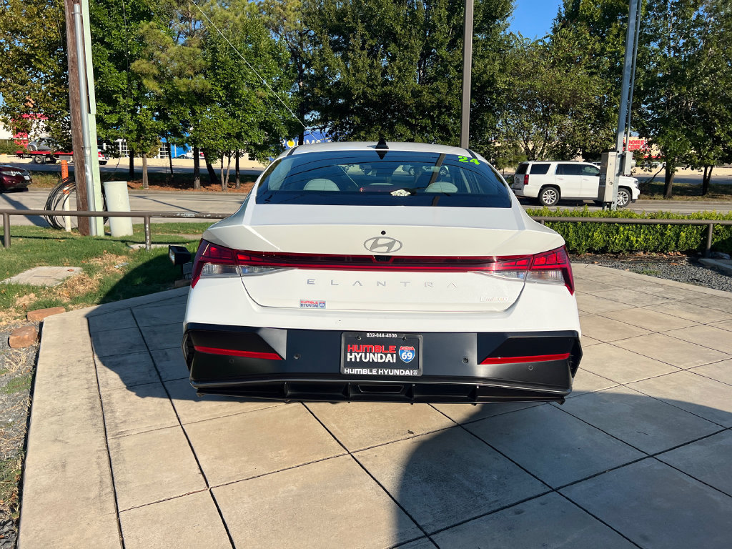 Used 2024 Hyundai Elantra Limited FWD image 12