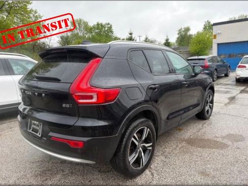 Used 2023 Volvo XC40 B5 Core w/ Convenience Package AWD/4WD image 13