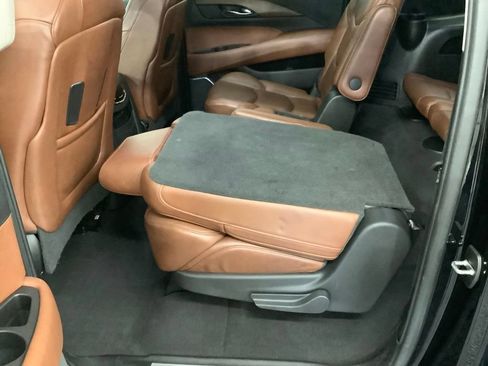 Used 2019 Cadillac Escalade ESV Premium Luxury AWD/4WD image 11