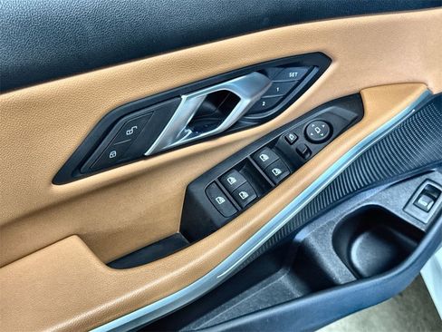 Used 2025 BMW 330i Sedan image 14