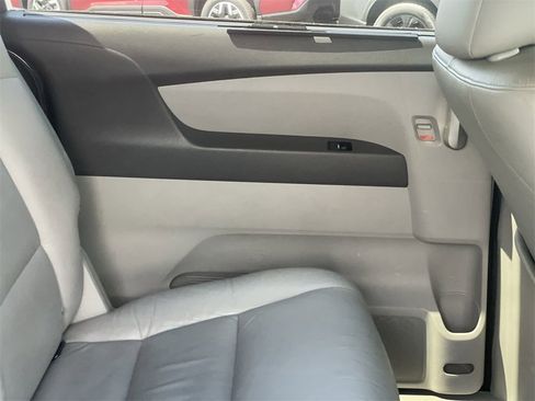 Used 2011 Honda Odyssey EX-L image 22