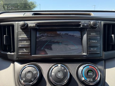 Used 2015 Toyota RAV4 LE AWD/4WD image 15
