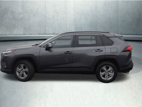 Used 2025 Toyota RAV4 XLE AWD/4WD image 14