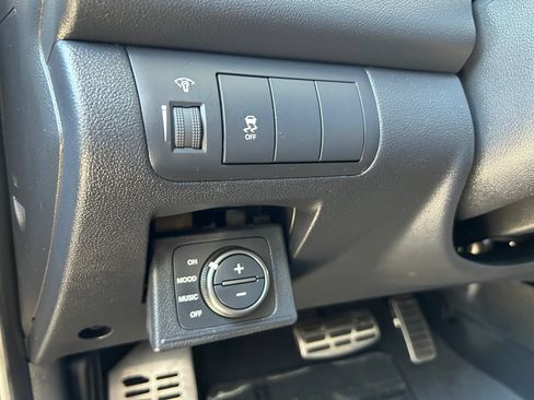 Used 2010 Kia Forte Koup SX FWD image 16