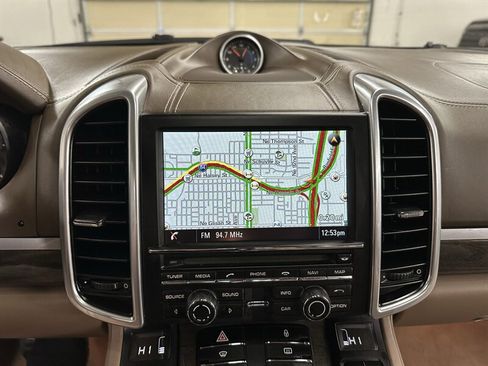 Used 2013 Porsche Cayenne Diesel AWD/4WD image 21