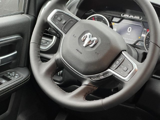New 2025 RAM 3500 Big Horn AWD/4WD image 7