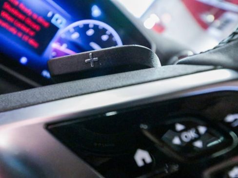 Used 2024 Mercedes-Benz GLC 300 4MATIC image 19