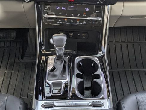 Certified 2024 Kia Carnival SX FWD image 28