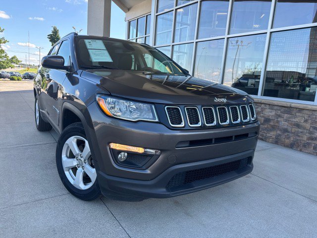 Used 2021 Jeep Compass Latitude w/ Sun and Sound Group AWD/4WD image 2