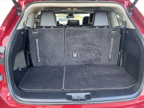 Used 2020 Toyota Highlander XLE FWD image 14