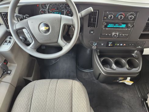 New 2025 Chevrolet Express 3500 LT w/ LT Preferred Equipment Group image 27