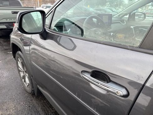 Used 2023 Toyota RAV4 Limited image 4