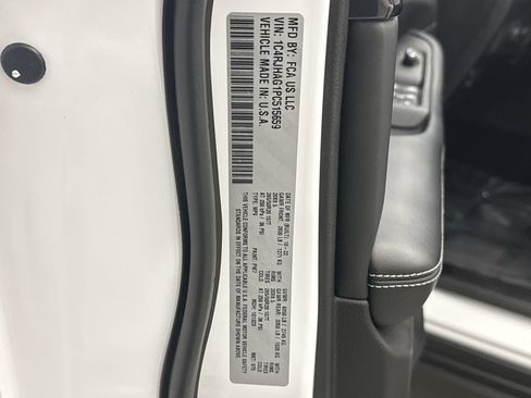 Used 2023 Jeep Grand Cherokee Altitude image 24