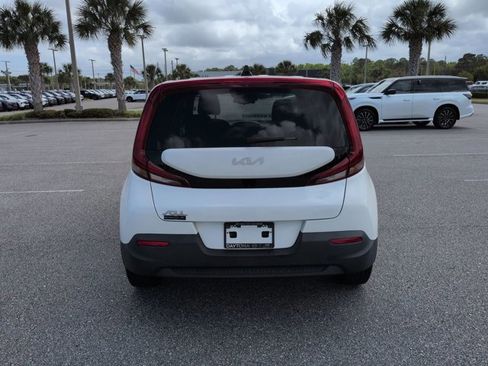 Used 2022 Kia Soul S image 6