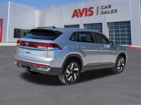 Used 2025 Volkswagen Atlas Cross Sport SE image 6