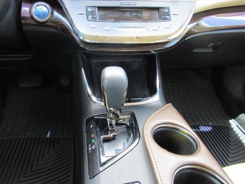 Used 2013 Toyota Avalon XLE Touring FWD image 26