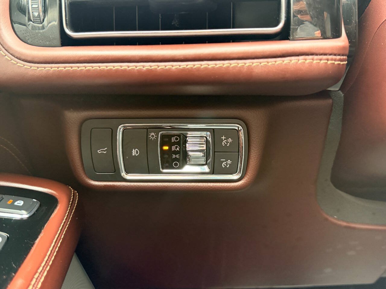 Used 2020 Lincoln Aviator Black Label w/ Dynamic Handling Package AWD/4WD image 46