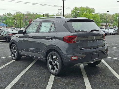 New 2026 Hyundai Venue SEL FWD image 3