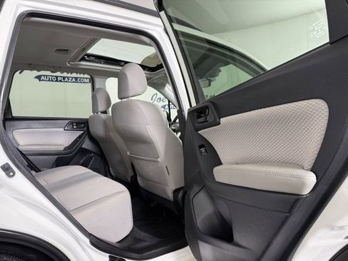 Used 2017 Subaru Forester 2.5i Premium image 19
