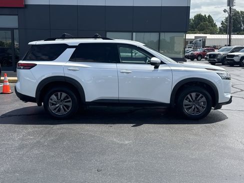 Certified 2025 Nissan Pathfinder SV w/ Black Appearance Package AWD/4WD image 2