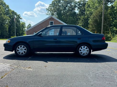 Used 2002 Toyota Corolla S FWD image 4