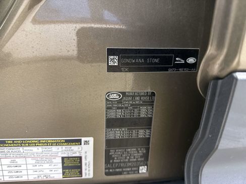 Used 2021 Land Rover Defender 110 SE image 36