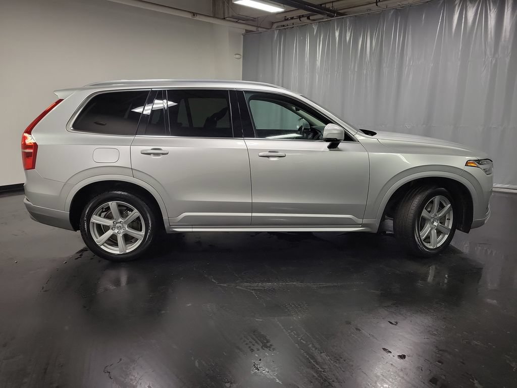 Used 2022 Volvo XC90 T5 Momentum AWD/4WD image 9