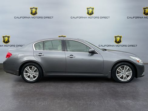 Used 2013 INFINITI G37 Journey RWD image 4