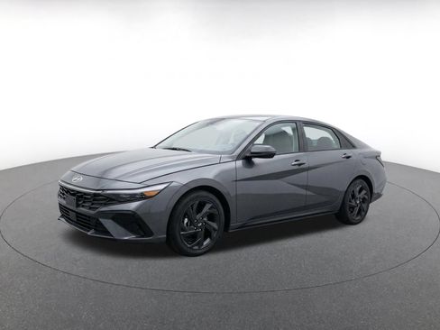 Used 2026 Hyundai Elantra Sport FWD image 3