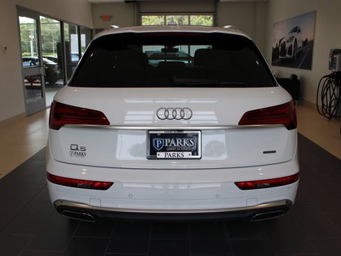 Used 2021 Audi Q5 e Premium Plus AWD/4WD image 27
