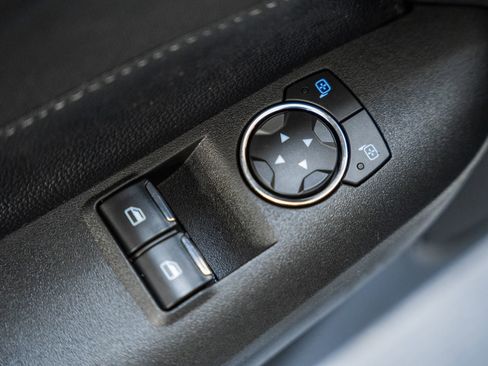 Used 2017 Ford Mustang Coupe image 39