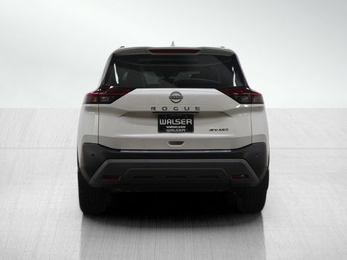 Used 2023 Nissan Rogue SV w/ SV Premium B Package image 4