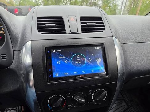 Used 2012 Suzuki SX4 AWD Hatchback image 14