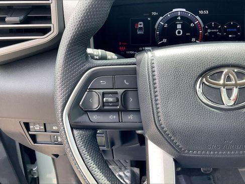 Used 2025 Toyota Tundra Limited AWD/4WD image 16