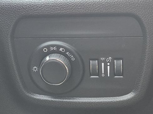 Used 2023 Jeep Grand Cherokee L Laredo AWD/4WD image 21