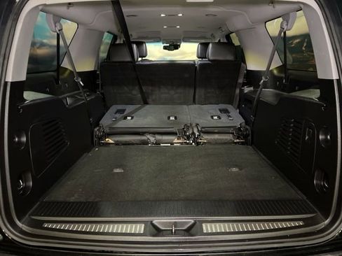 Used 2018 Chevrolet Suburban LT image 63
