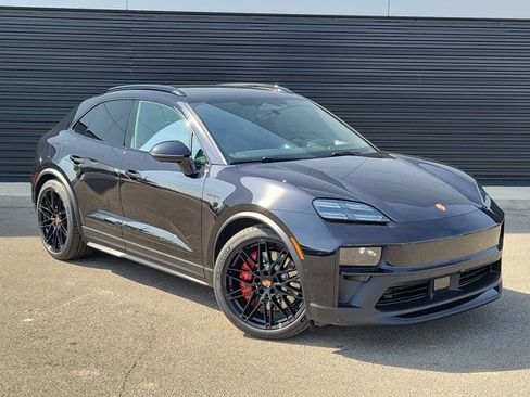 New 2026 Porsche Macan GTS Electric AWD/4WD image 9