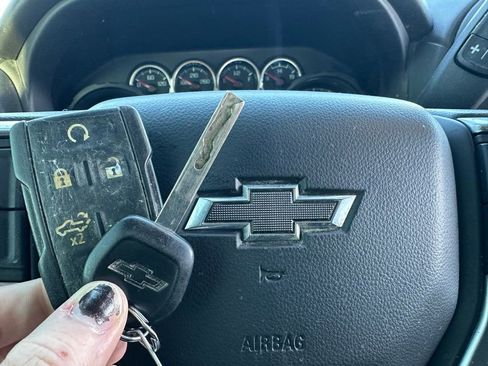 Used 2021 Chevrolet Silverado 1500 Custom Trail Boss image 47